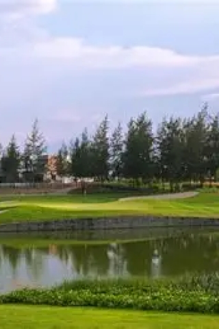 Thuê Xe Đi Đánh Golf